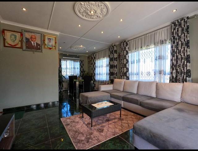 5 BEDROOM HOUSE FOR SALE IN SHALLCROSS